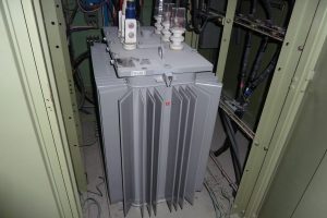 「キュービクル」と「トランス」の違いは？基礎知識をわかりやすく解説