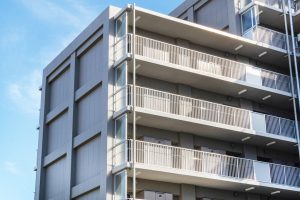 マンションに非常用発電機の設置は義務？設置メリット・点検方法をわかりやすく解説