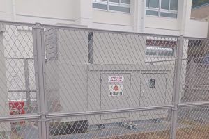 【2025】キュービクルの重量は？重さを決める要素と注意点をわかりやすく解説